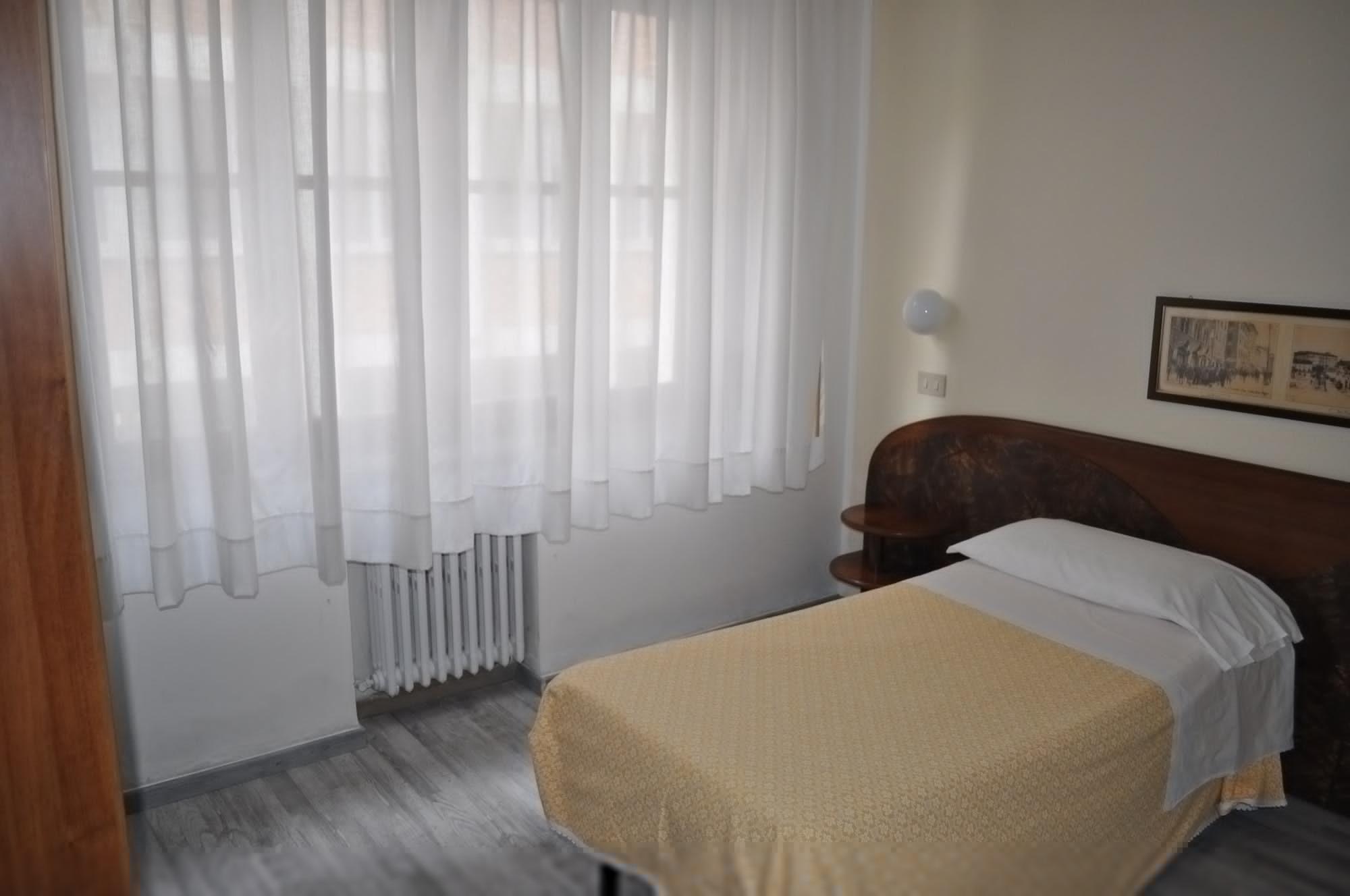 Hotel Cecile ปิซา ภายนอก รูปภาพ