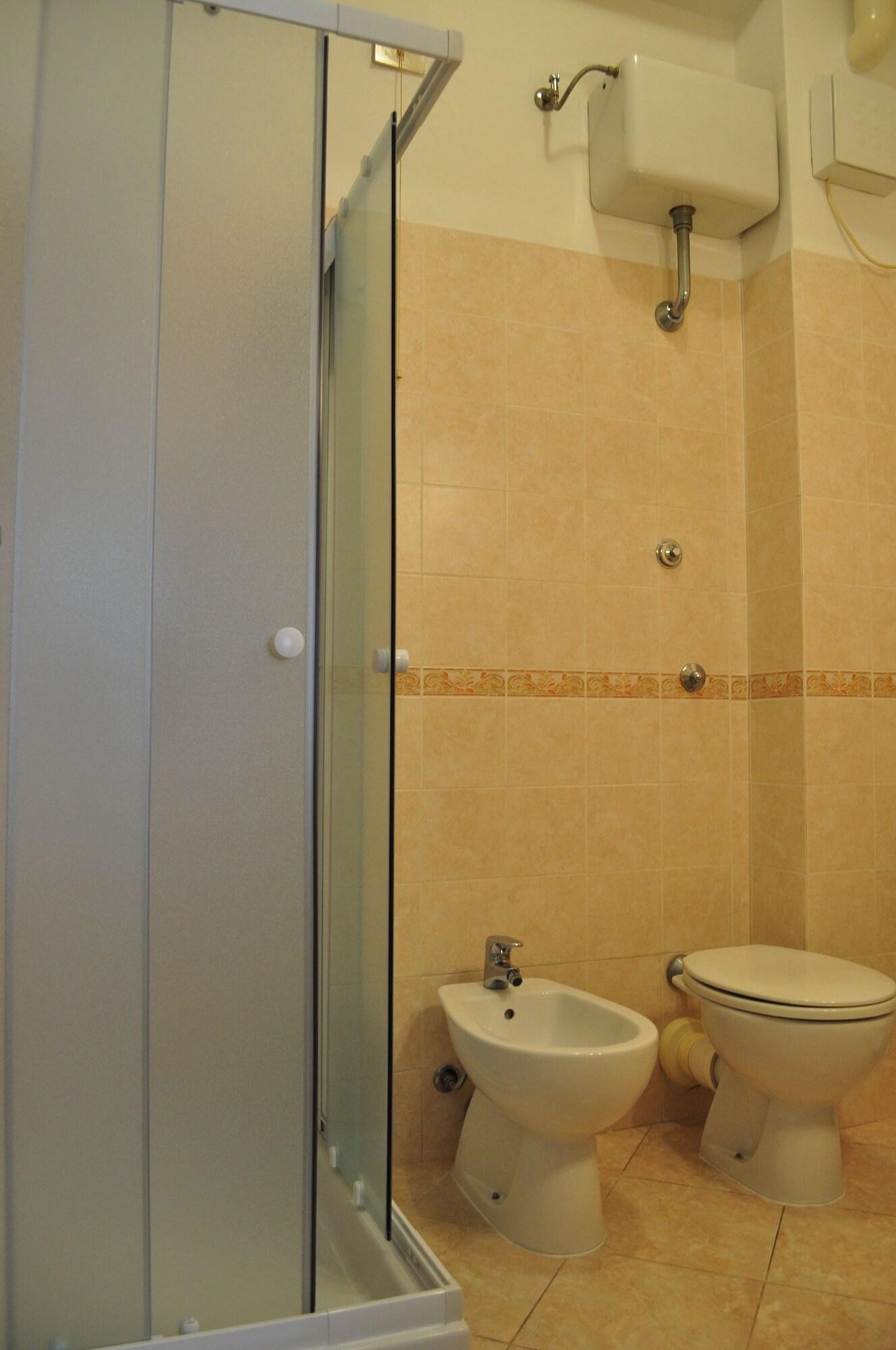Hotel Cecile ปิซา ภายนอก รูปภาพ