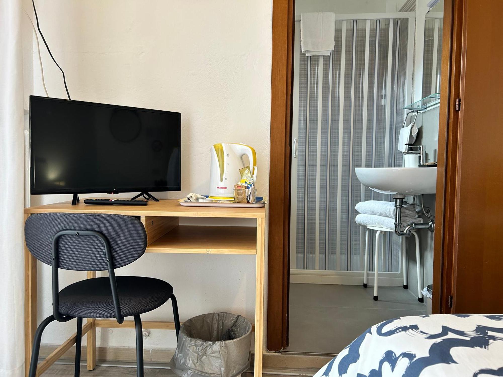 Hotel Cecile ปิซา ภายนอก รูปภาพ