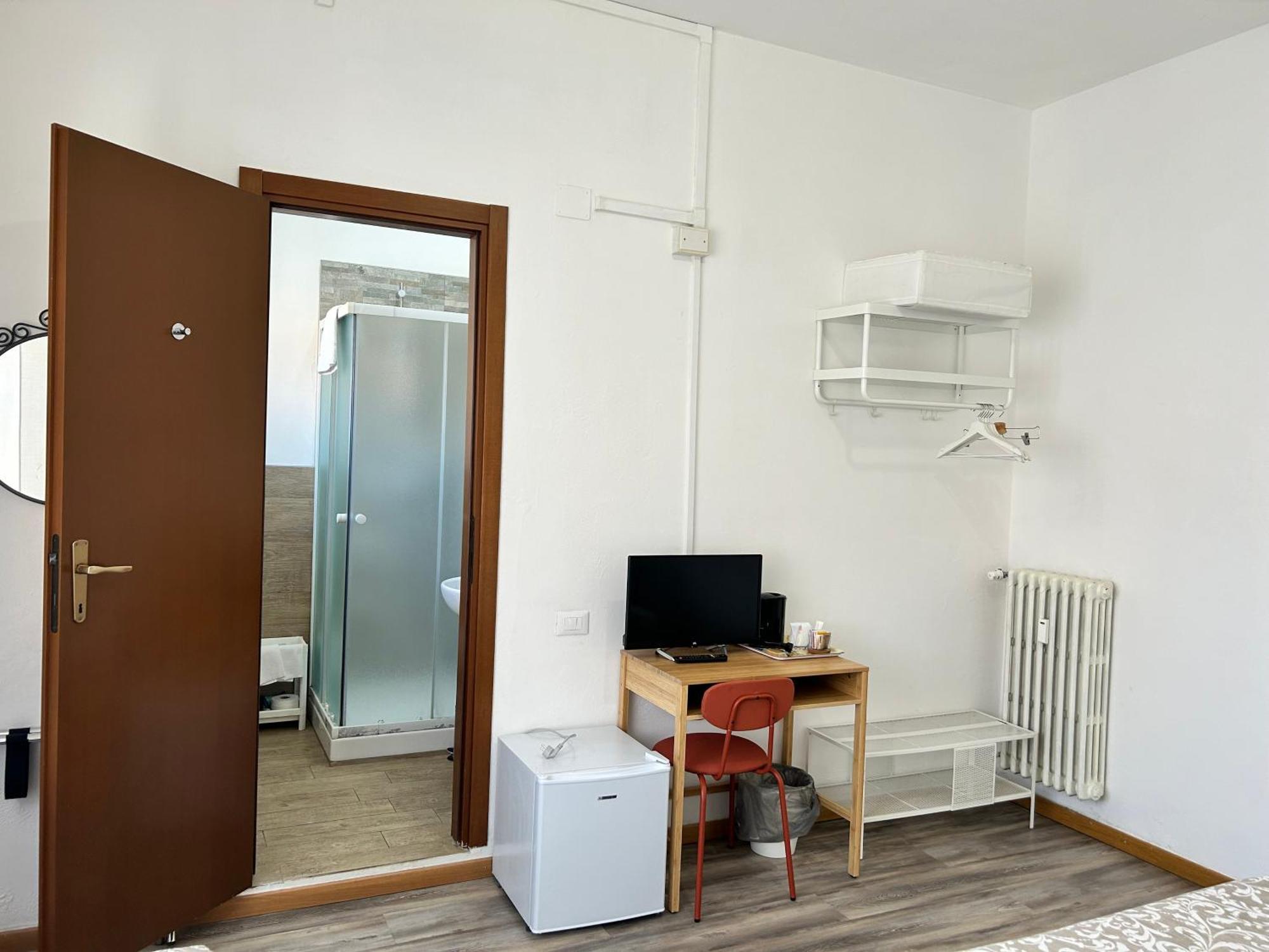 Hotel Cecile ปิซา ภายนอก รูปภาพ