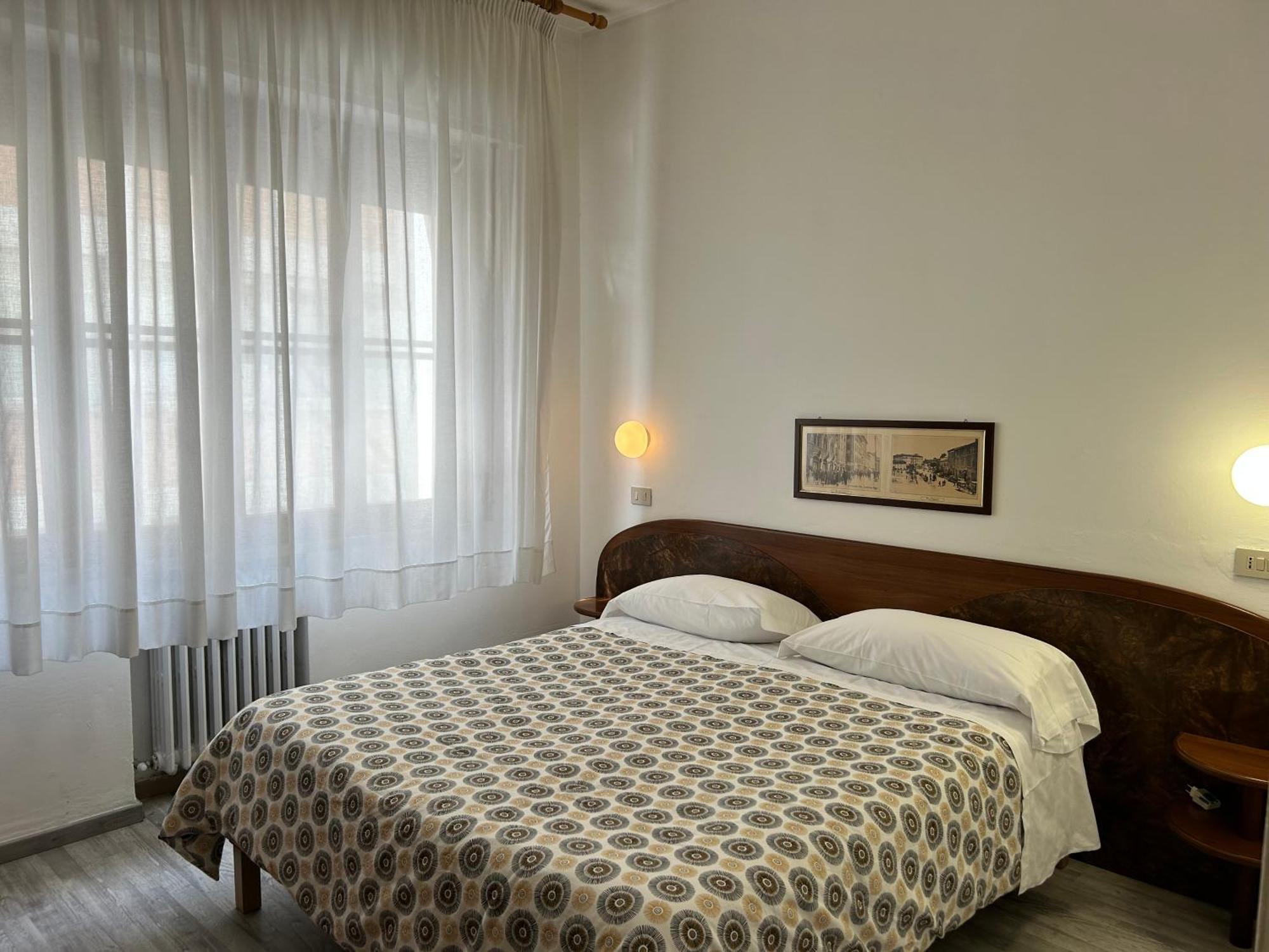 Hotel Cecile ปิซา ภายนอก รูปภาพ