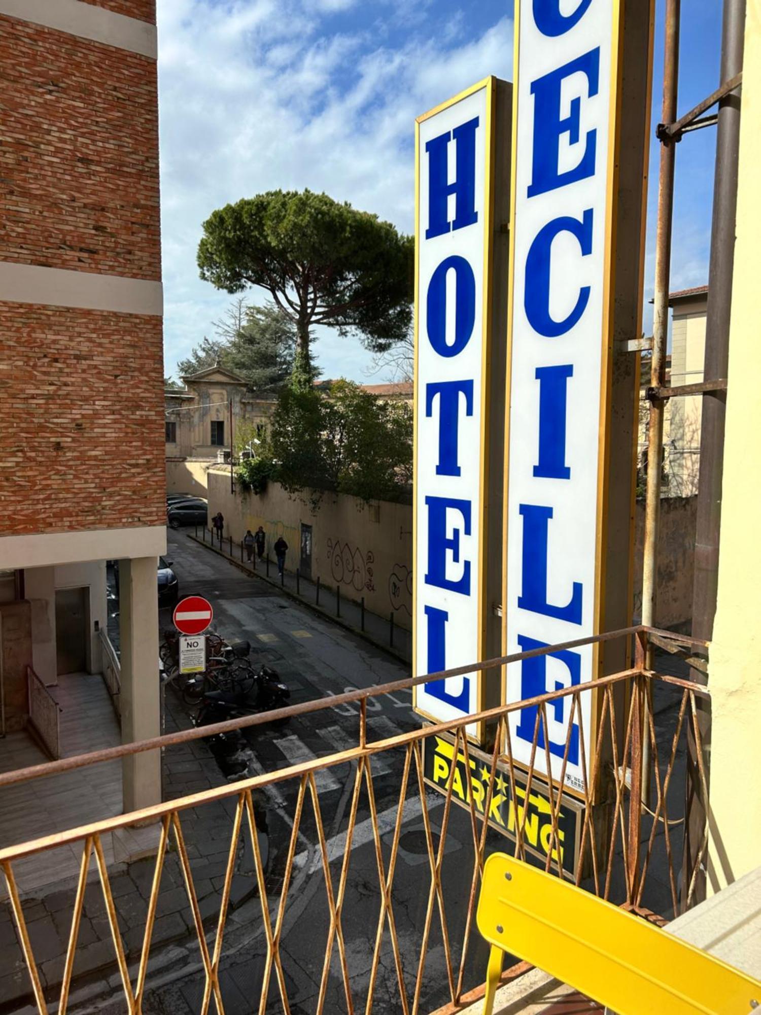 Hotel Cecile ปิซา ภายนอก รูปภาพ
