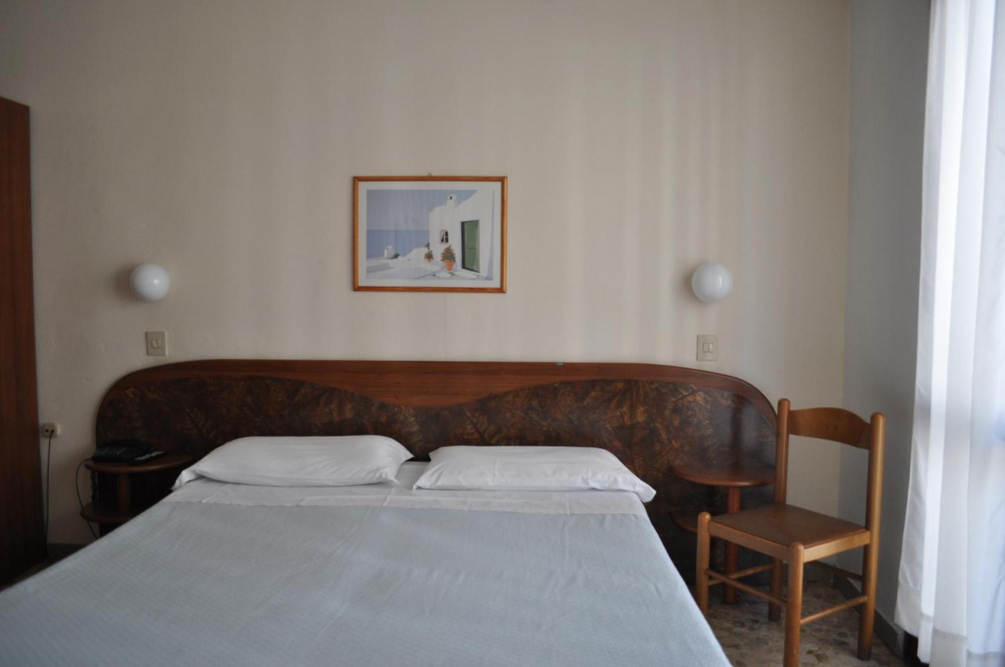 Hotel Cecile ปิซา ภายนอก รูปภาพ