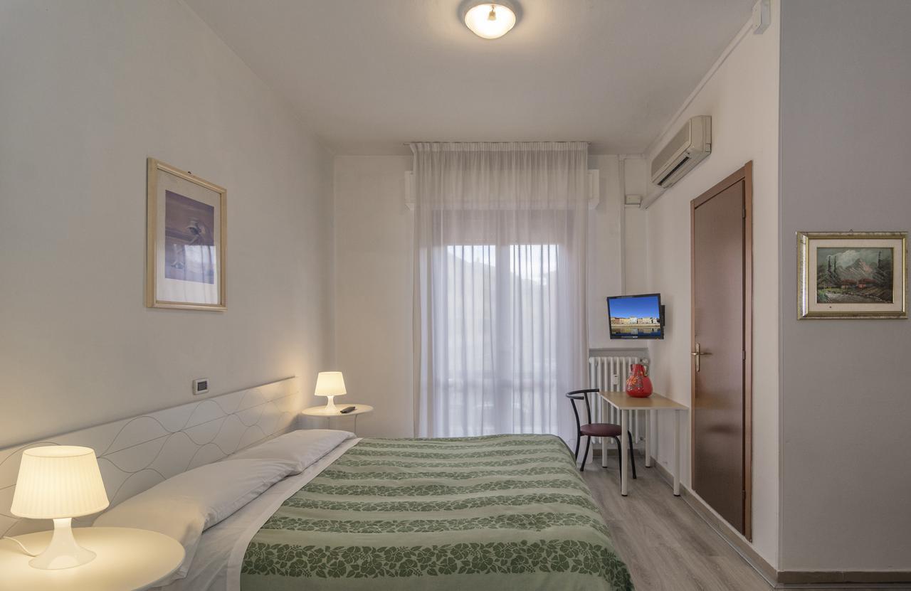 Hotel Cecile ปิซา ภายนอก รูปภาพ