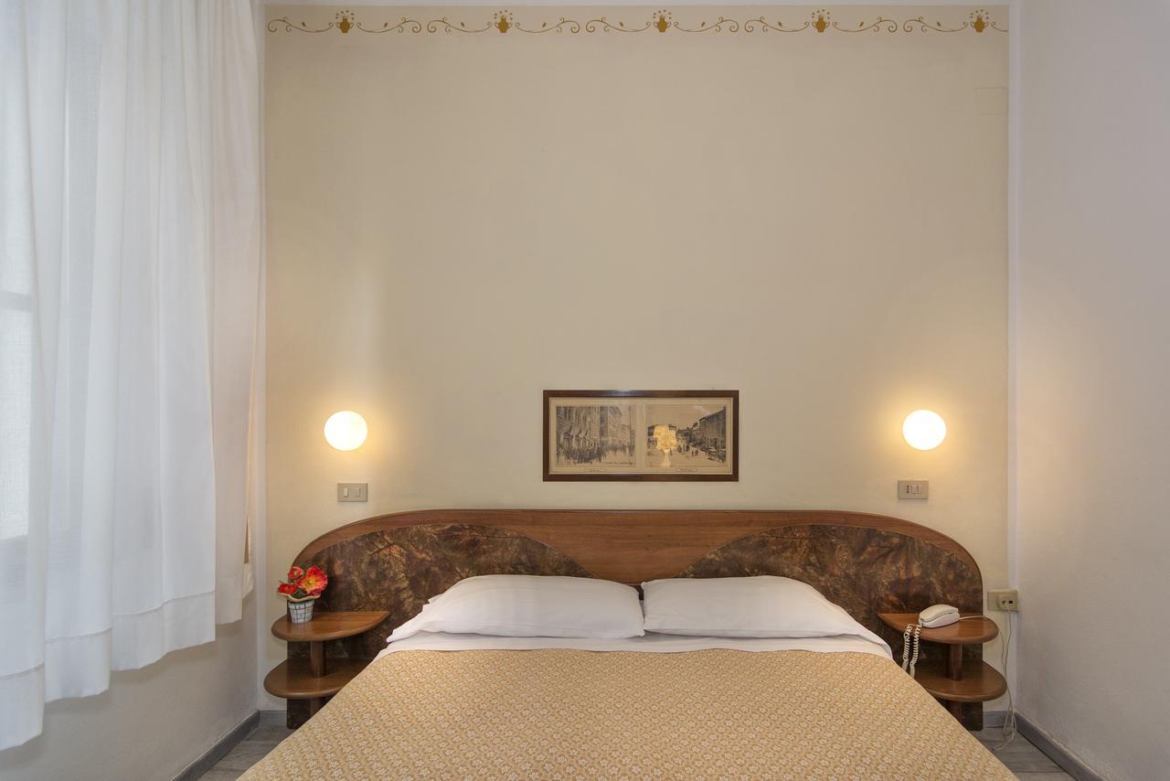 Hotel Cecile ปิซา ภายนอก รูปภาพ