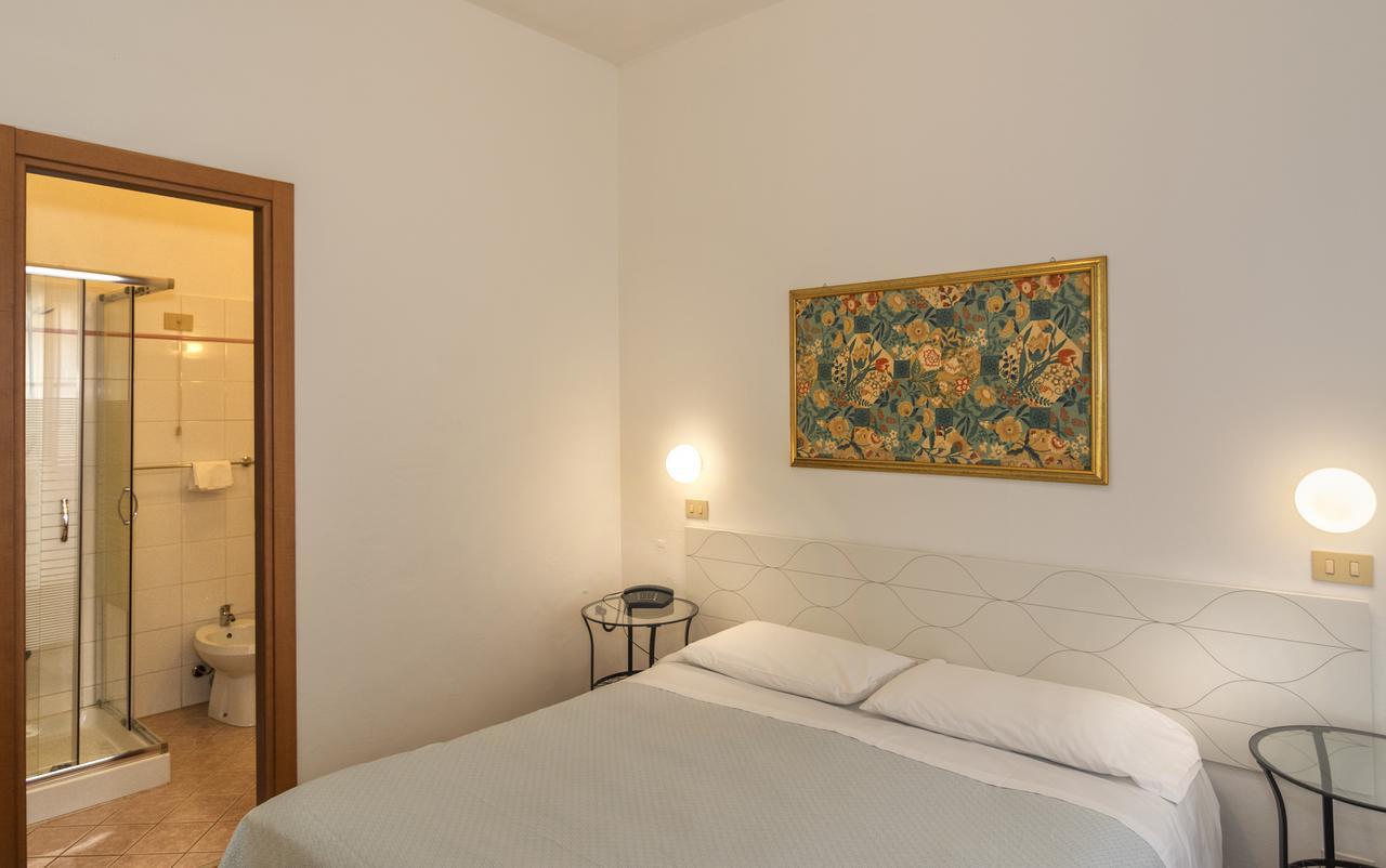 Hotel Cecile ปิซา ภายนอก รูปภาพ