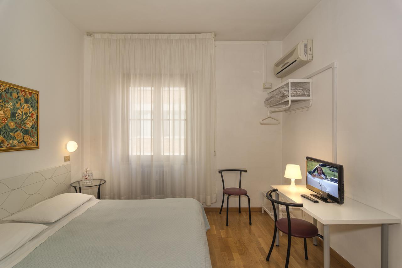 Hotel Cecile ปิซา ภายนอก รูปภาพ