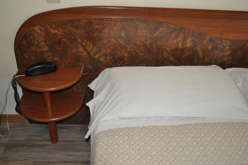 Hotel Cecile ปิซา ภายนอก รูปภาพ